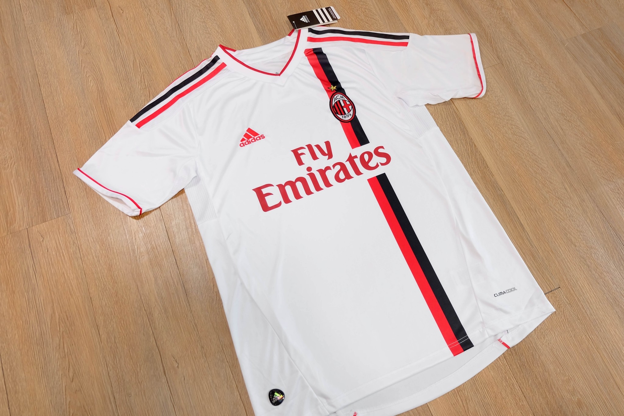 AC Milan 2011/12 Away Vintage Jersey เสื้อฟุตบอลเอซีมิลาน เยือน