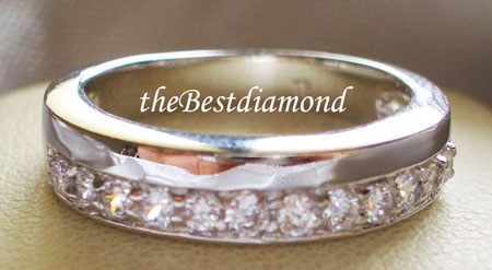 BR027RD+++แหวนแถวเพชรข้าง+++เก๋ไก๋มากค่ะ ฝังเพชรอยู่ริมเลย ทำให้ดูดีมีดีไซน์ งานสวยมากๆๆๆๆ