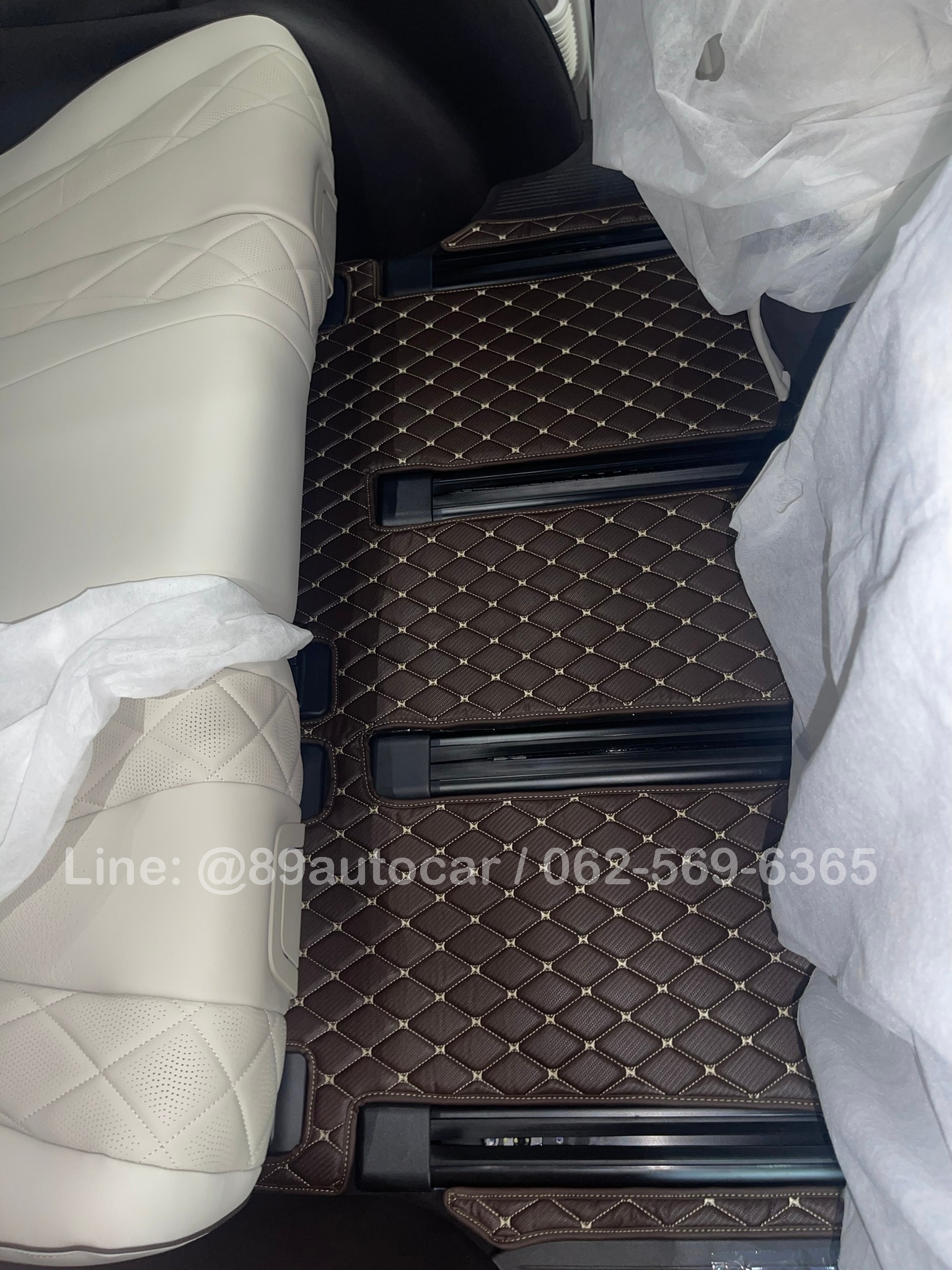 พรมรถยนต์ Denza D9 ปูพรม6D สีกาแฟลายเคฟล่า เต็มคัน