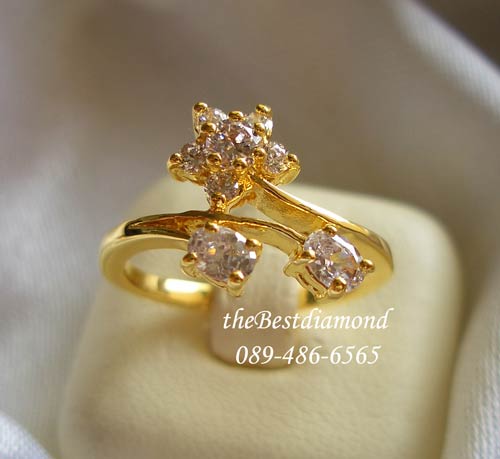 BR714+++แหวนดอกไม้ แบบเกย+++style น่ารักๆค่ะ วางรูปแบบได้สวยลงตัว สามารถใส่แบบดอกไม้ด้านบน หรื อดอกไม้ไว้ด้านล่างก็ได้ค่ะ รูปแบบลงตัวสวย เพชรงามมากๆๆ