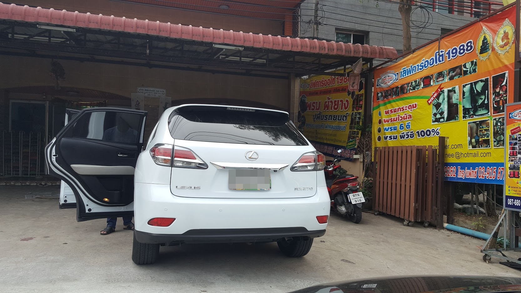 พรมรถยนต์ Lexus RX270 เข้ารูป เต็มคัน