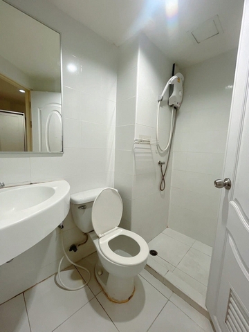 ให้เช่าคอนโด ลุมพินี ทาวน์ รามอินทรา-นวมินทร์ ตึก D 23 ตรม.เฟอร์ครบ มีเครื่องซักผ้า ใกล้รถไฟฟ้า