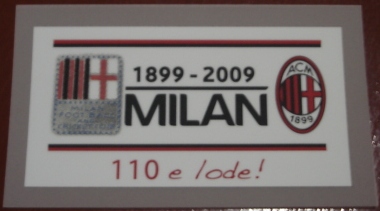 อาร์มสัญลักษณ์ ฟุตบอล สโมสรเอซี มิลาน - '1899-2009 MILAN 110 e lode*' ที่ระลึกการครบรอบ 110 ปี สโมสร PLAYER SIZE ใหม่ / AC MILAN Football Club PLAYER SIZE Commemorative Football Patch/Badge - '1899-2009 MILAN 110 e lode*' 110th CLUB AN