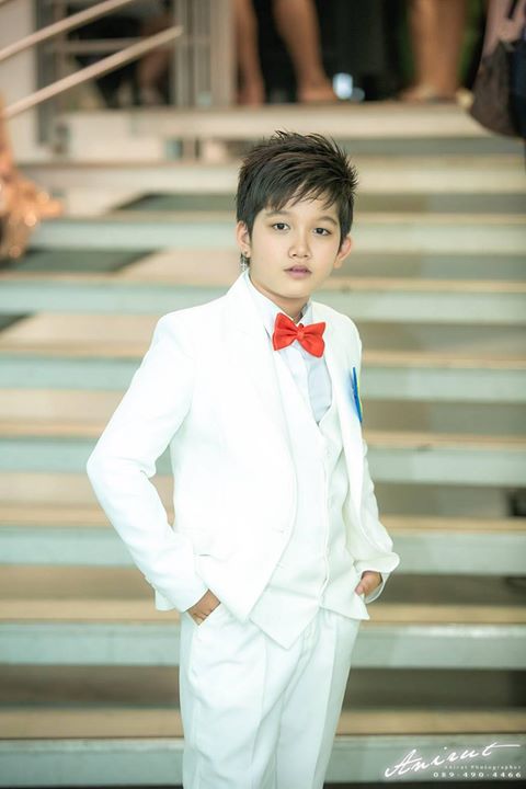 พร้อมเช่า ชุดสูทชาย สีขาว งานเนียบ (พร้อมเสื้อกั๊ก)