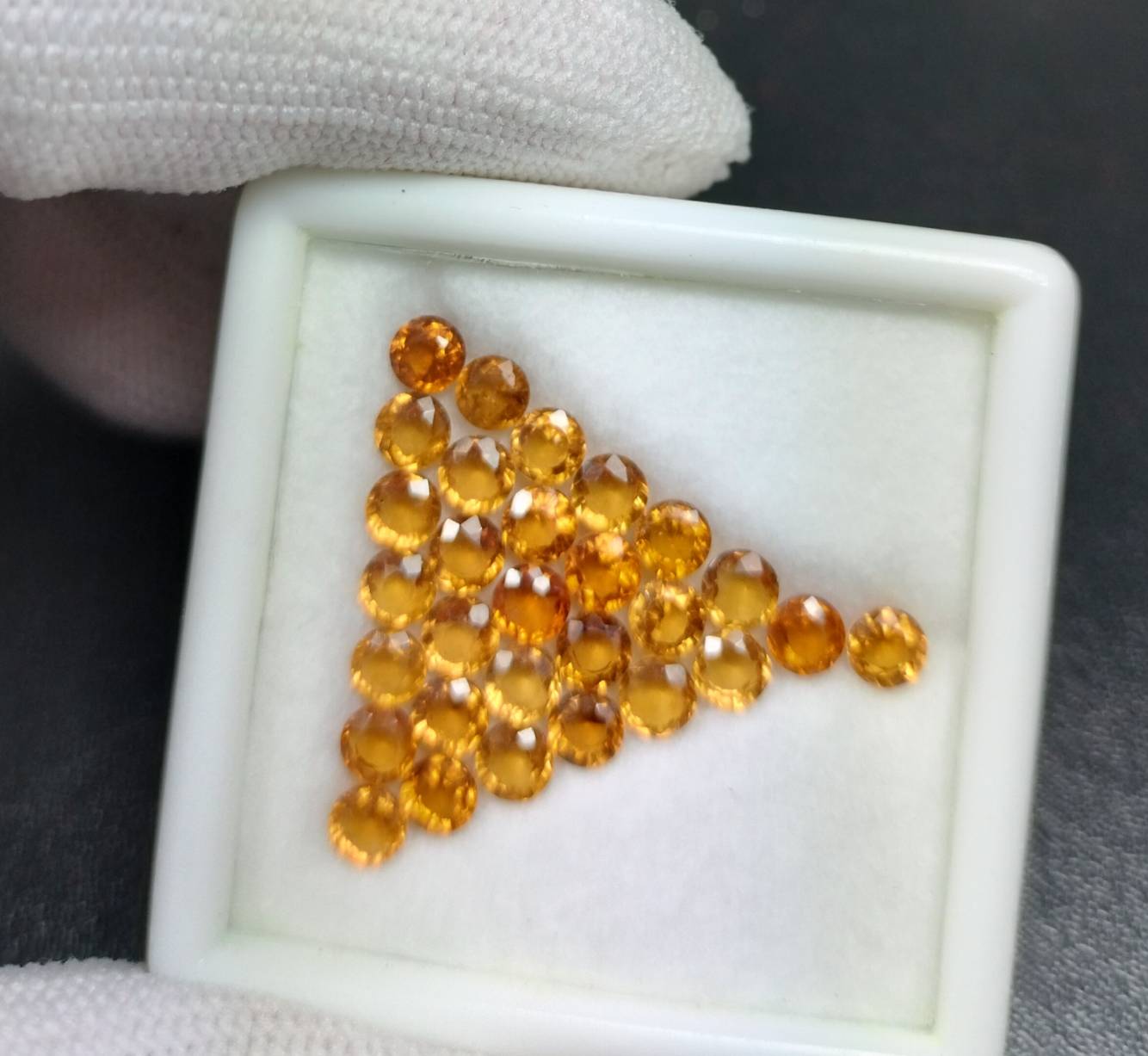 เฮสโซไนต์โกเมน (Hessonite) 3.6-3.7 มม.