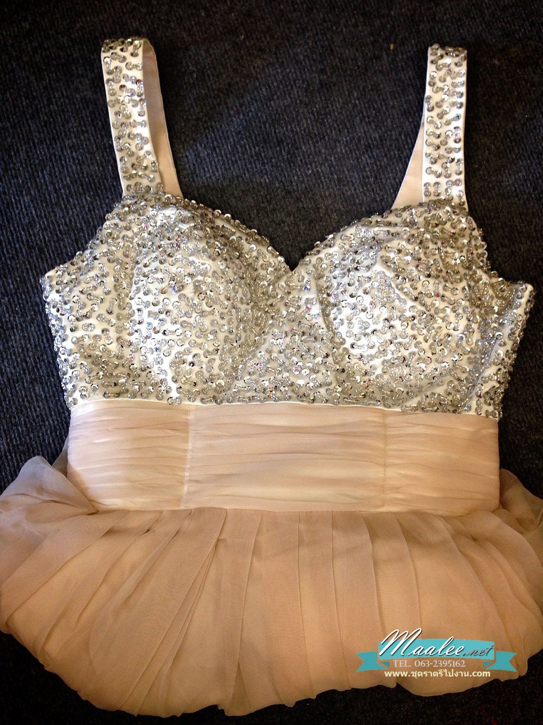 พร้อมเช่า ชุดราตรียาว สายเดี่ยว ผ้าชีฟอง แต่งด้วยเลื่อม จับจีบช่วงเอว โชว์หลังSexy สีครีม Champagne แชมเปญ