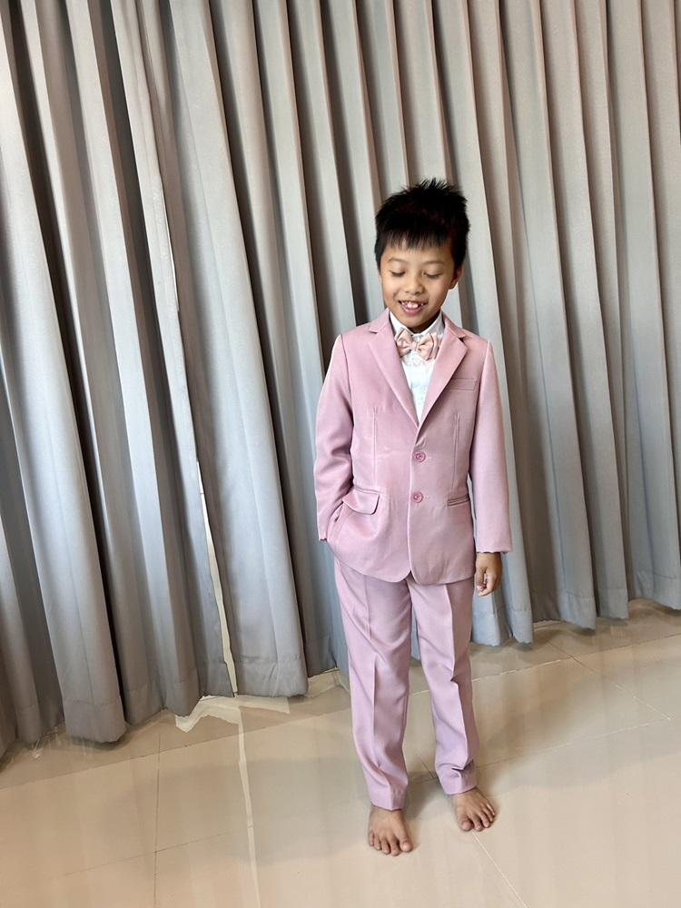 พร้อมเช่า ชุดสูทเด็กชาย สีชมพู 2 กระดุม งานตัด