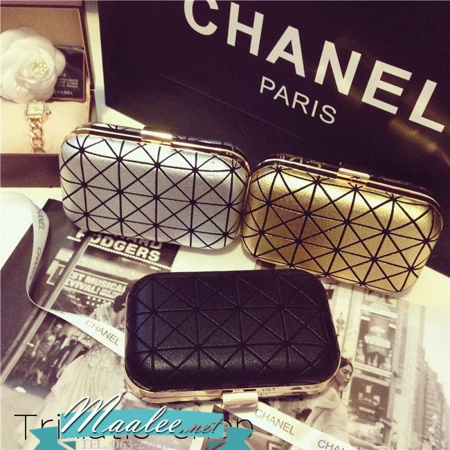 พร้อมส่ง Evening Clutch กระเป๋าออกงาน สีเงินลายตาราง พร้อมสายสะพายยาว