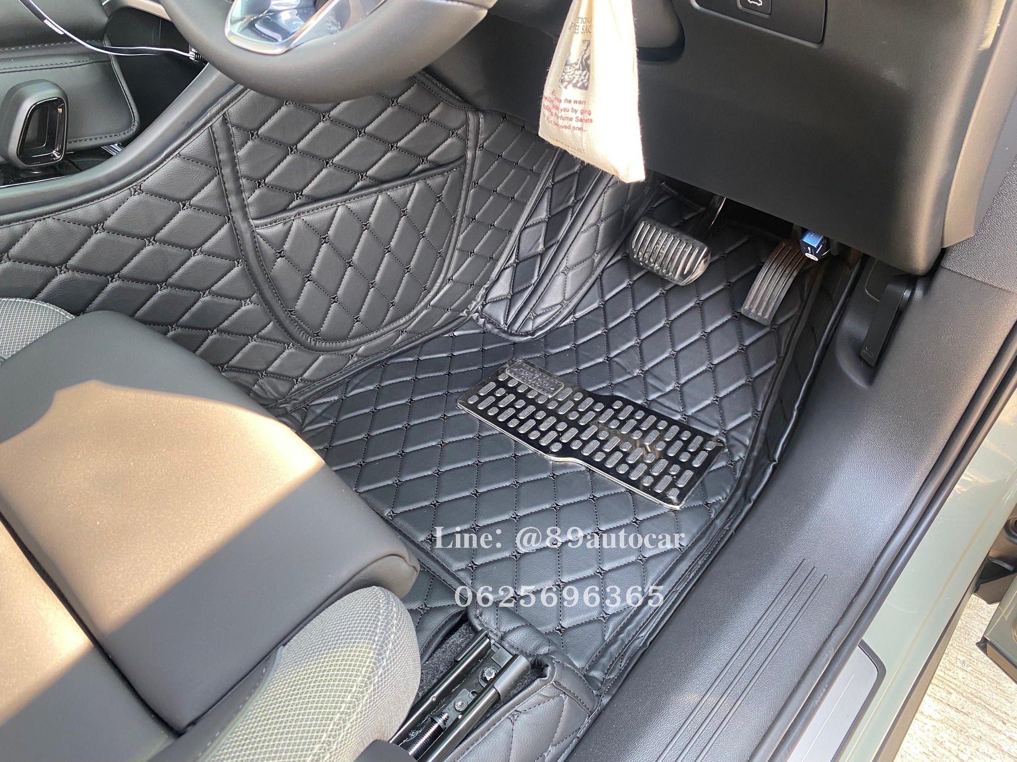 พรมปูพื้นรถยนต์ Volvo XC40 2023 ปูพรม6D สีดำด้ายดำ เต็มคัน