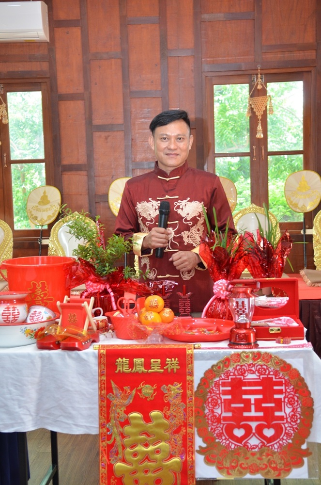 พร้อมส่ง (สินค้าตัวโชว์) เสื้อจีน ชาย เสื้อคอจีน ผ้าไหมจีน สีแดง ปักลายมังกร