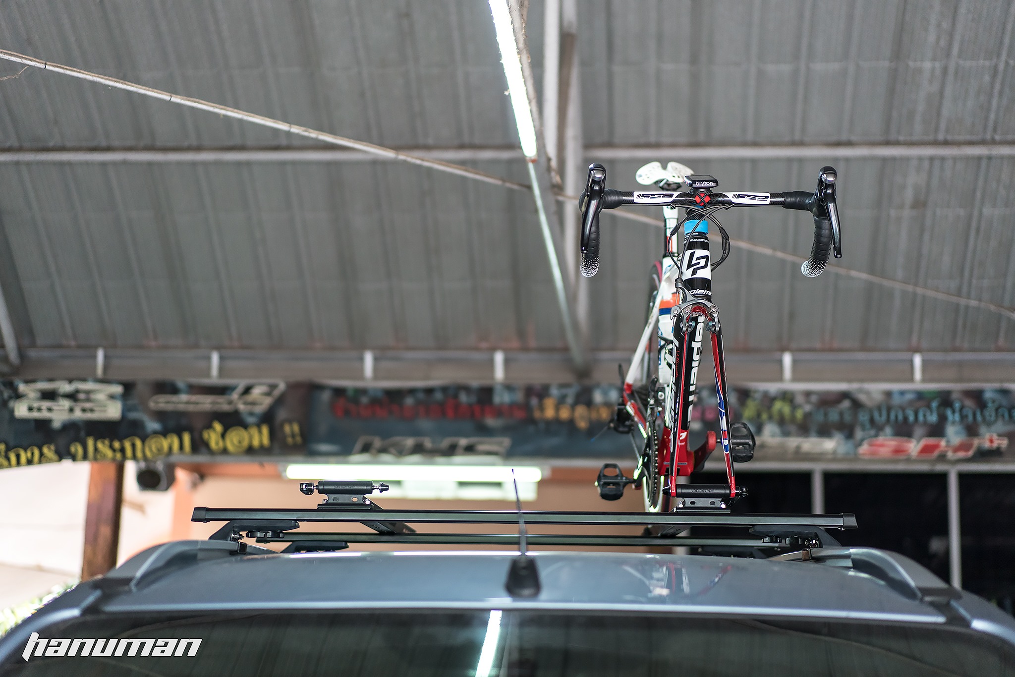 แร็คบรรทุกจักรยาน Hanuman rack C02, Car Bike Rack สำหรับบรรทุกรถจักรยานบนหลังคา แบบตรงรุ่นมีแร็ค (คานอลูมิเนียม 2 เส้น+ ตัวจับหลังคาแบบตรงรุ่น) แยกรุ่น Fortuner,Pajero,Mu-x