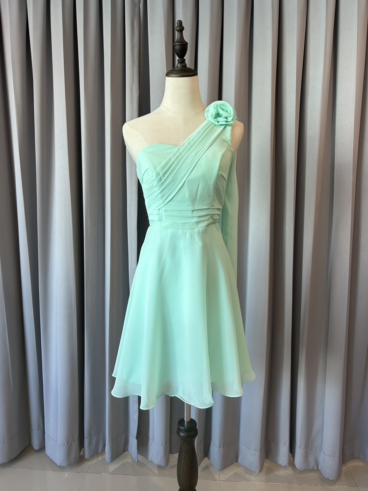 พร้อมส่ง ชุดราตรีสั้น ชุดเพื่อนเจ้าสาว สีเขียวอ่อน Green-001D