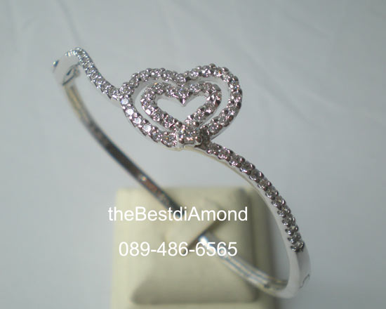 BB037RD+++กำไลเพชร 2ใจประสานกัน+++กำไลวงนี้น่ารักมากๆๆ แบบเก๋ไก๋ ลงตัว Modern ดูดี ใส่แล้วเริ่ด เพชรสวยมากๆๆ