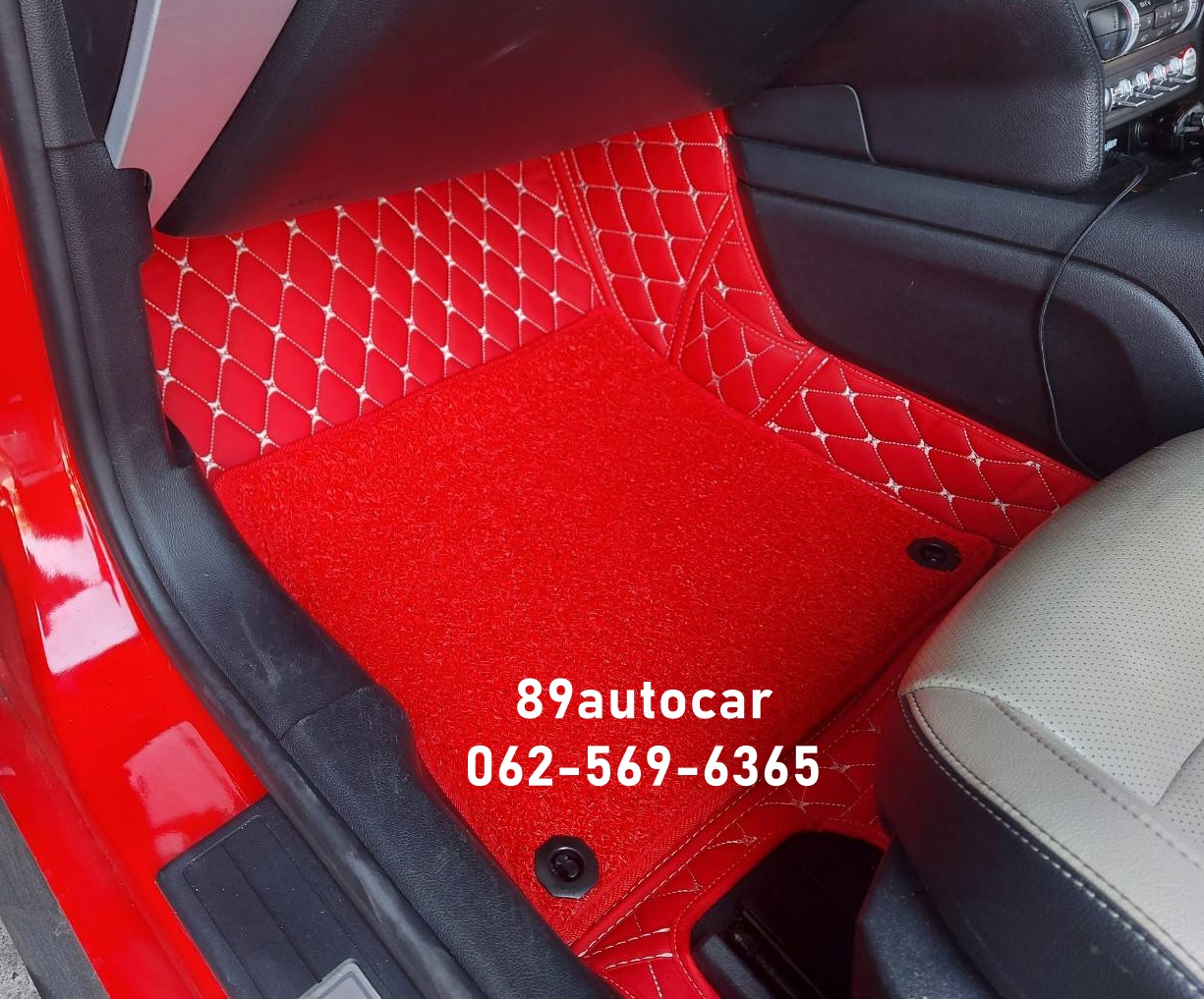 ขายพรมในรถยนต์ Ford Mustang 2020 ปูพรม7D สีแดงสด + พรมดักฝุ่นสีแดง เต็มคัน
