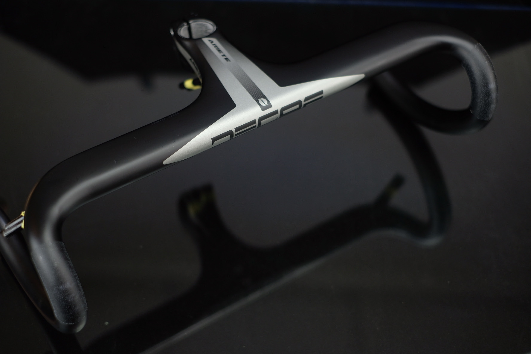 แฮนด์หมอบคาร์บอนอินทิเกรต Decaf Integrated Aero handlebar Full Carbon ขนาด 380x80 400x90 420x100