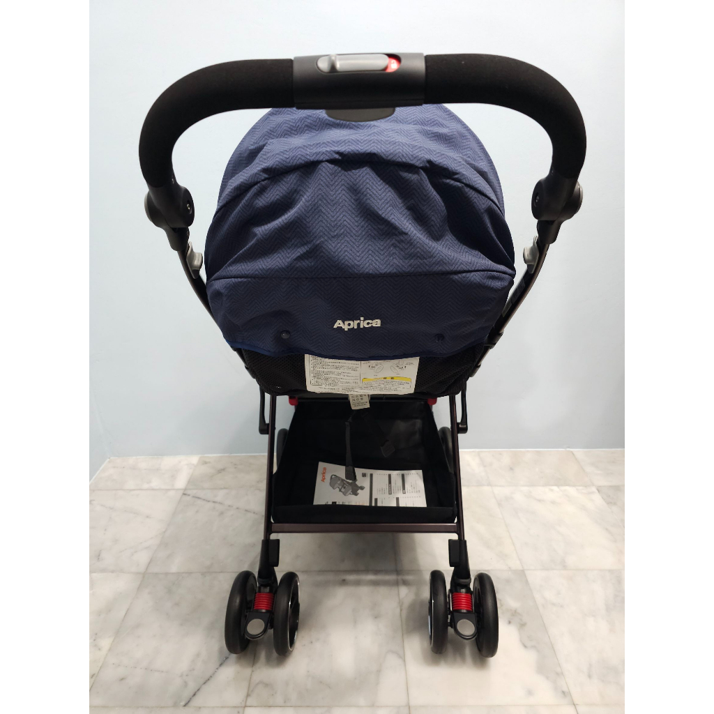 รถเข็น aprica optia premium สีน้ำเงิน สภาพสวย อุปกรณ์แท้ทุกชิ้น