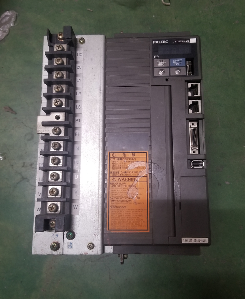 SERVO DRIVE " FUJI " รุ่น RYS752M3-VVK