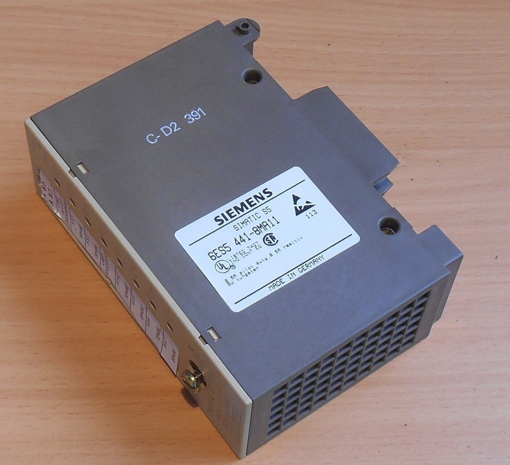 6ES5 441-8MR11 PLC " SIEMENS "