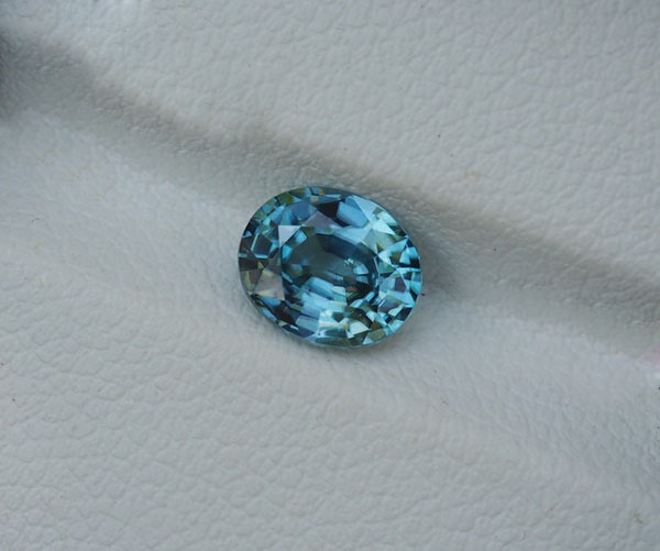 เพทายกัมพูชา 1.50 กะรัตสีน้ำทะเล