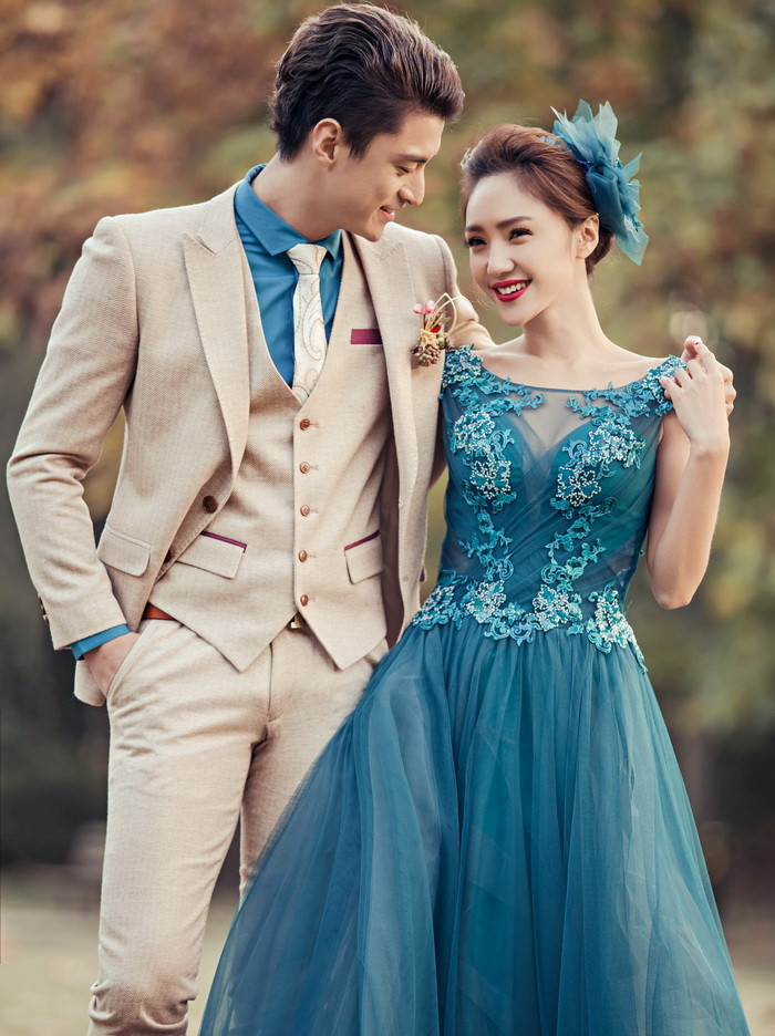 พร้อมเช่า ชุดสูทชาย ผ้าลินิน สีน้ำตาลอ่อน (พร้อมเสื้อกั๊ก)