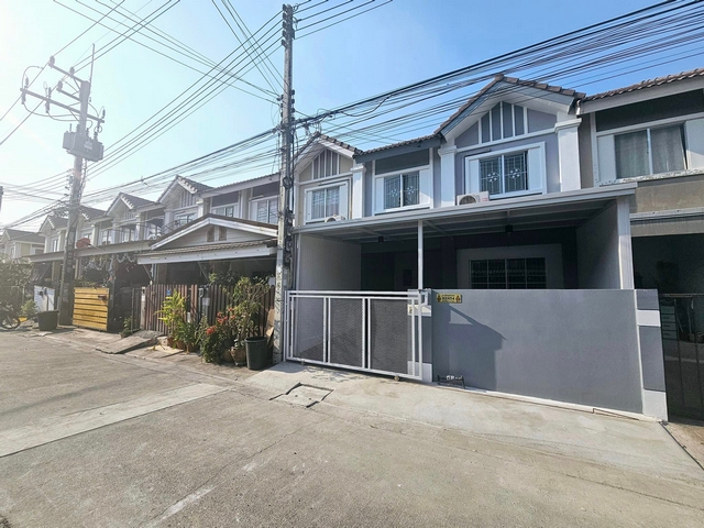 ขายทาวน์เฮ้าส์ 2 ชั้น หมู่่บ้านพฤกษา67 แบบ 3 ห้องนอน 2 ห้องน้ำ ใกล้รถไฟฟ้าคูคต รีโนเวทใหม่พร้อมอยู่ โอนฟรีทุกค่าใช้จ่าย