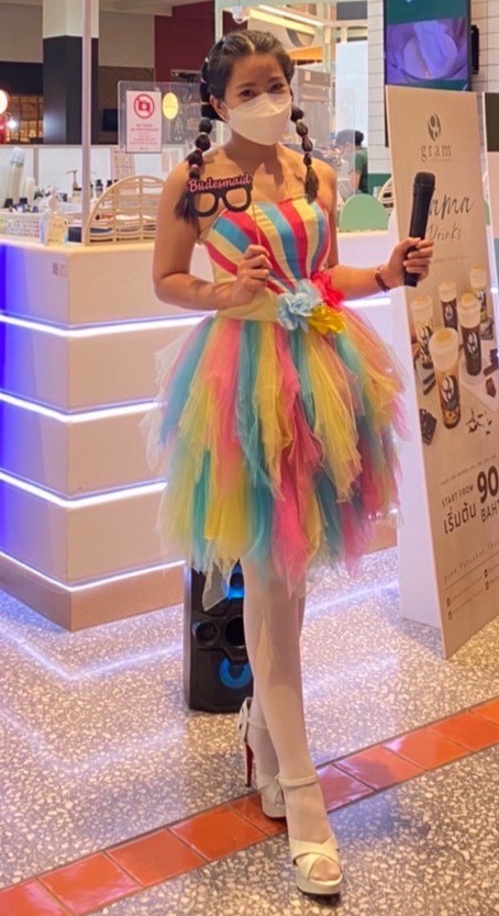 พร้อมเช่า ชุดแฟนซี เกาะอก ชุดราตรีสั้น สายรุ้ง Rainbow น่ารักมากมาย กระโปรงสีสวย