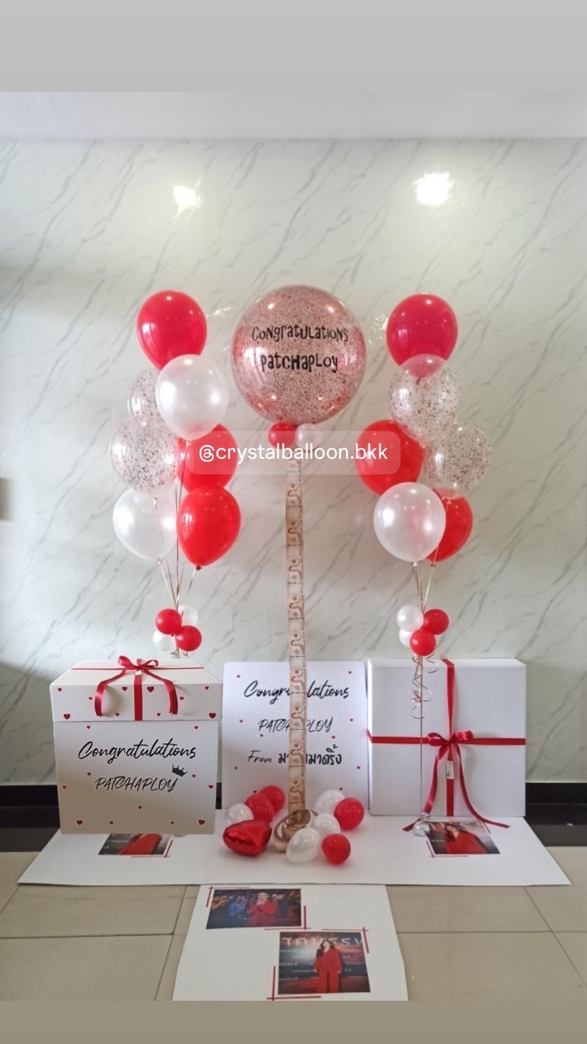Surprise Box กล่องเซอร์ไพรส์ Bubble ขนาด 24" กลิตเตอร์สีแดง ,ลูกโป่งช่อ 7 ลูก 2 ช่อ , พร้อมตกแต่ง สามารถใส่รูปได้ 4 ใบ สามารถเปลี่ยนสีลูกโป่ง/เปลี่ยนข้อความได้