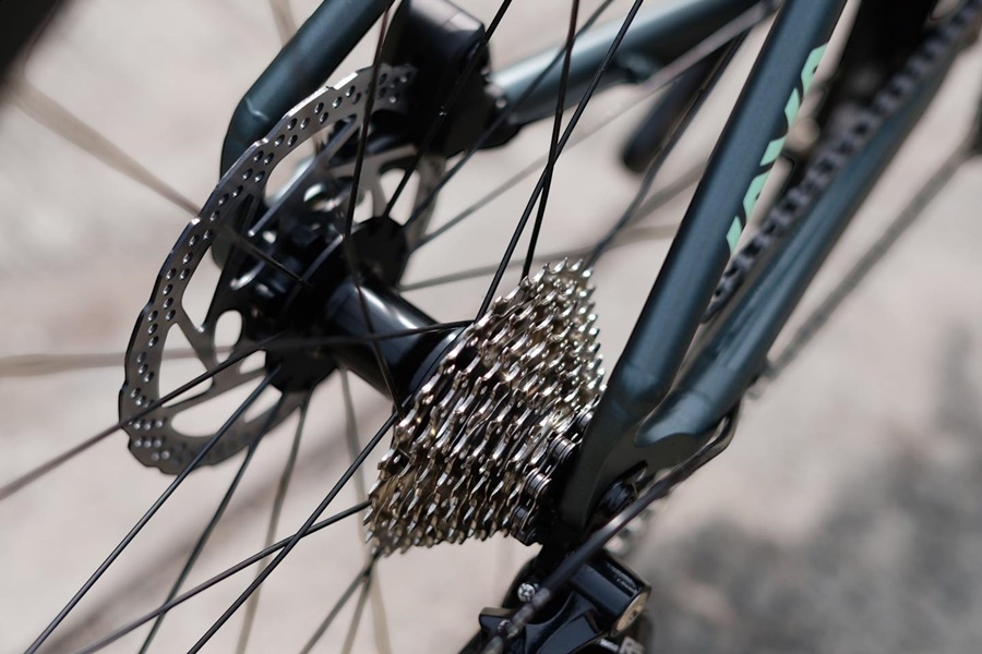 จักรยานเสือหมอบ JAVA AURIGA ชุดขับ L-TWOO-R5 18speeds เฟรมอลูมิเนียม ซ่อนสาย ลบรอยเชื่อม แฮนด์อลูมิเนียม lntegrated 700c มีสินค้า 𝐒𝐢𝐳𝐞 𝟒𝟖