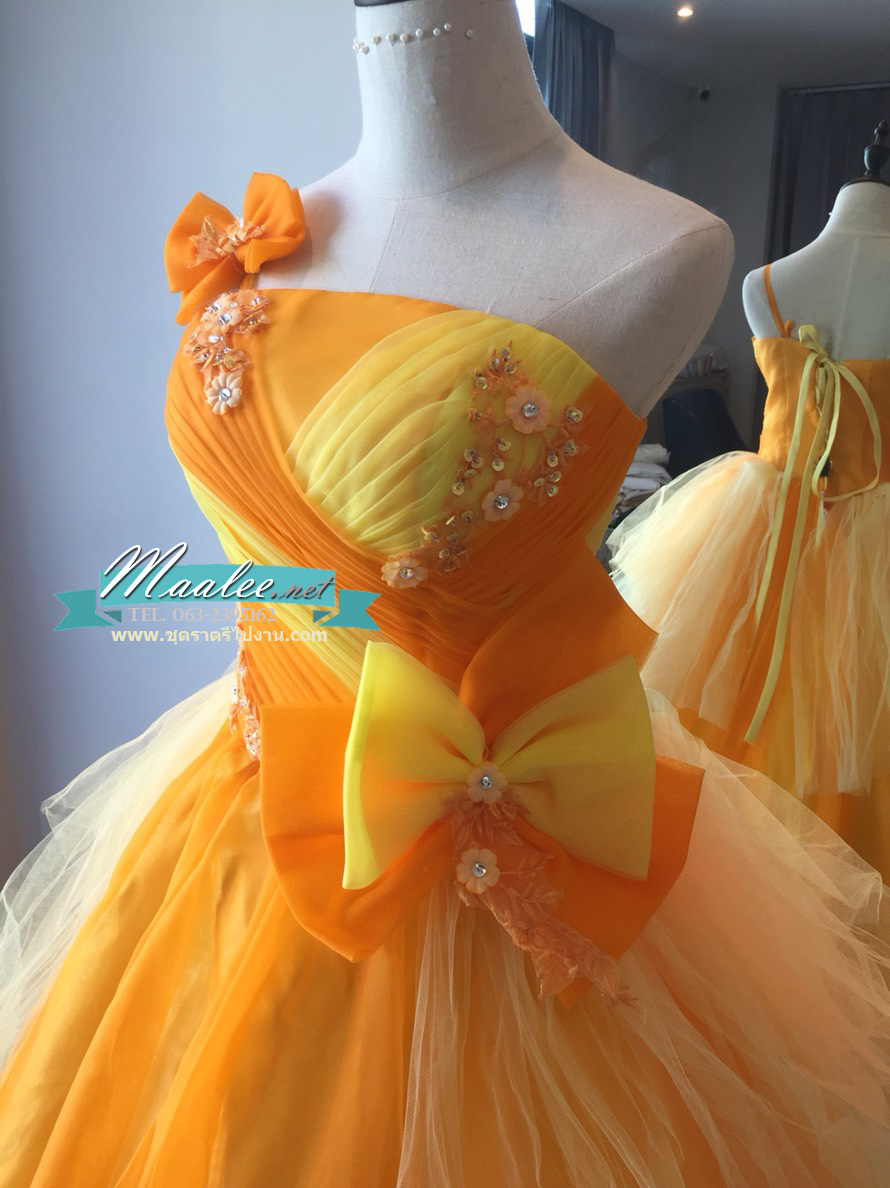 พร้อมเช่า ชุดแฟนซี ชุดราตรี ไหล่เดียว สีส้มแต่งระบายสีเหลือง น่ารัก แต่งโบว์เพิ่มความหวาน