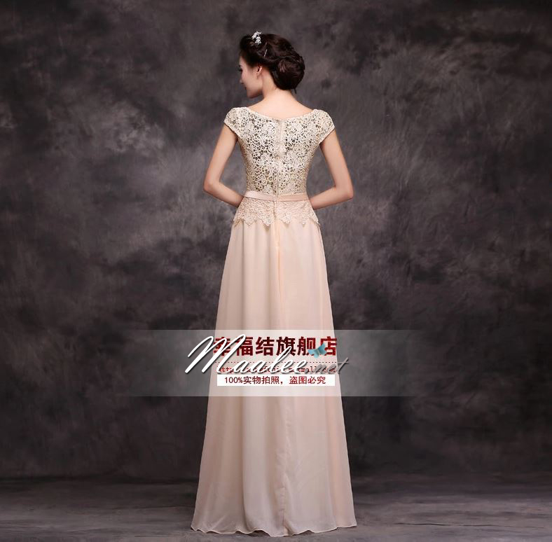 พร้อมเช่า ชุดราตรียาว แขนสั้น กระโปรงผ้าชีฟอง เอวคาดเข็มขัดโบว์ ช่วงบนปักเลื่อมแซมผ้าลูกไม้ สีครีม Champagne