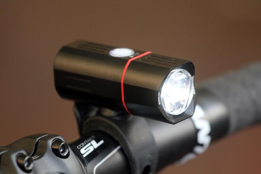 ไฟหน้าจักรยาน GUEE SOL 300 PLUS ,300Lumens Front light.