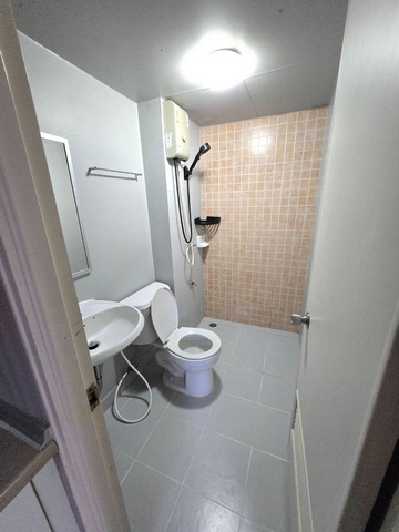 ให้เช่าคอนโด ลุมพินี ทาวน์ชิป รังสิต-คลอง1 ตึกA2 ห้อง 21 ตร.ม.เฟอร์ครบ พร้อมอยู่ได้เลย