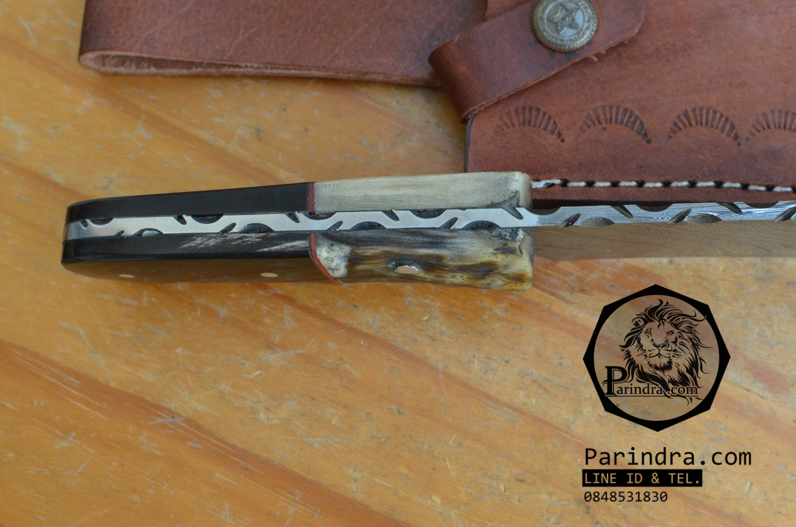 มีดดามัสกัส (Damascus) ด้ามเขากวางแรม (Ram's Horn) ขนาด 11 นิ้ว ตีพับ 300 ชั้น นำเข้าจาก ไซปรัส DCY001