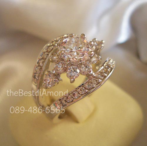 BR606RD++Wonderful flower in eyes++ แหวนดีไซน์เก๋ๆ สวย น่ารัก พร้อมหรูหรามากๆๆ แบบIntrend มากๆๆ สำหรับสาวๆที่ชอบงานหรูหราๆ ต้องไม่พลาด ดีไซน์สวยมากๆๆ