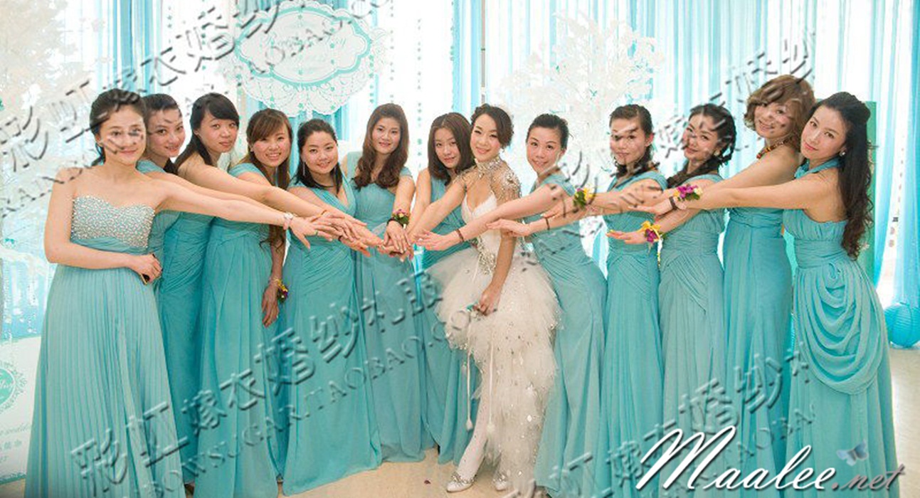 พร้อมเช่า ชุดราตรียาว เกาะอก ปักเลื่อม สีม่วง กระโปรงอัดพลีตพลิ้วสวย (แบบนี้มีหลายสี)