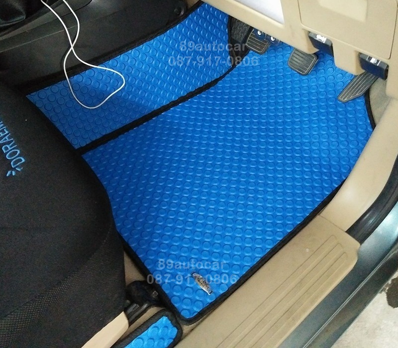 ขายยางปูพื้นรถเข้ารูป Isuzu D-Max 2012-2017 4 ประตู ลายกระดุมสีฟ้าขอบดำ