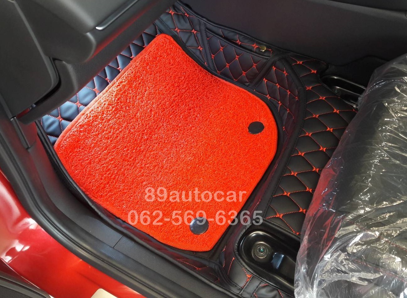 ขายพรมปูพื้นรถยนต์ Honda HR-V 2022 ปูพรม7D สีดำด้ายแดง + พรมไวนิลดักฝุ่นสีแดง เต็มคัน