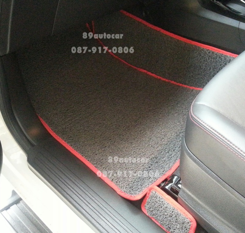 พรมไวนิลปูพื้นรถยนต์ Isuzu D-Max 2012-2017 4 ประตู สีเทาขอบแดง