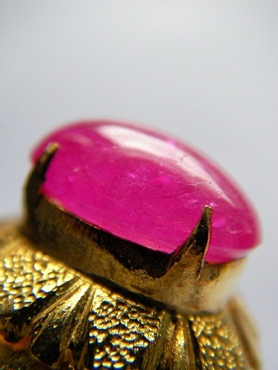 RUBY ทับทิมพม่า เนื้อแก้วใสแดงสด แหล่งกำเนิด พม่า100% เนื้อแก้วใสแดงสด ทรงกองข้าว ล้อมเพชรสวยมากขนาด 11.17x7.48x4.31 มม. นน. 3.75 ct.