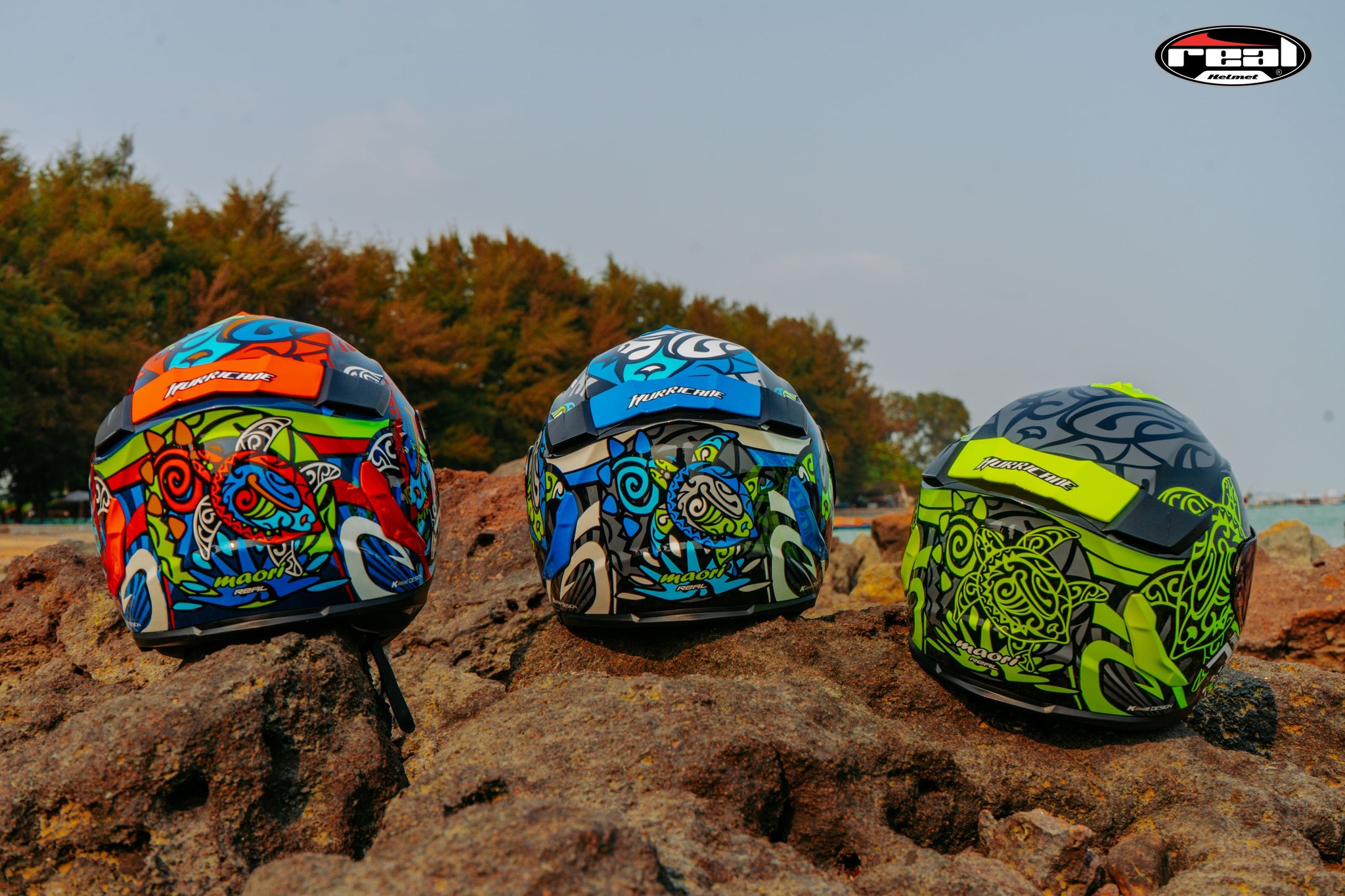 หมวกกันน็อคเต็มใบ หมวกกันน็อค Real Helmets รุ่น Hurricane Maori สีดำ-เหลือง