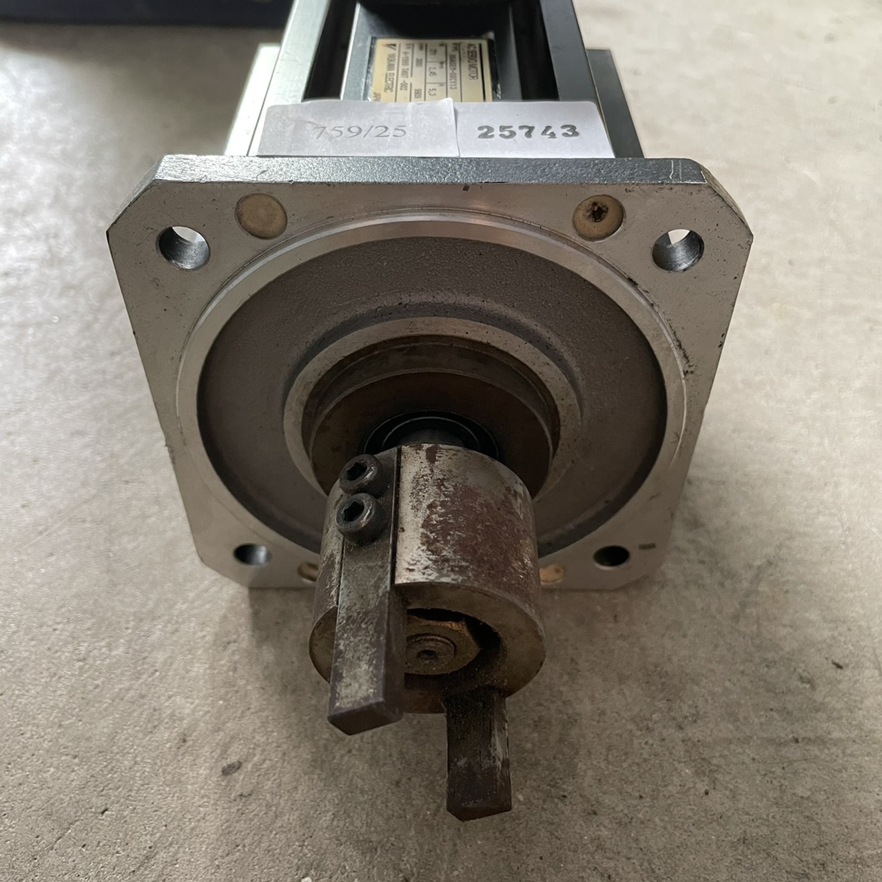 USASEM-08CY13 SERVO MOTOR " YASKAWA "