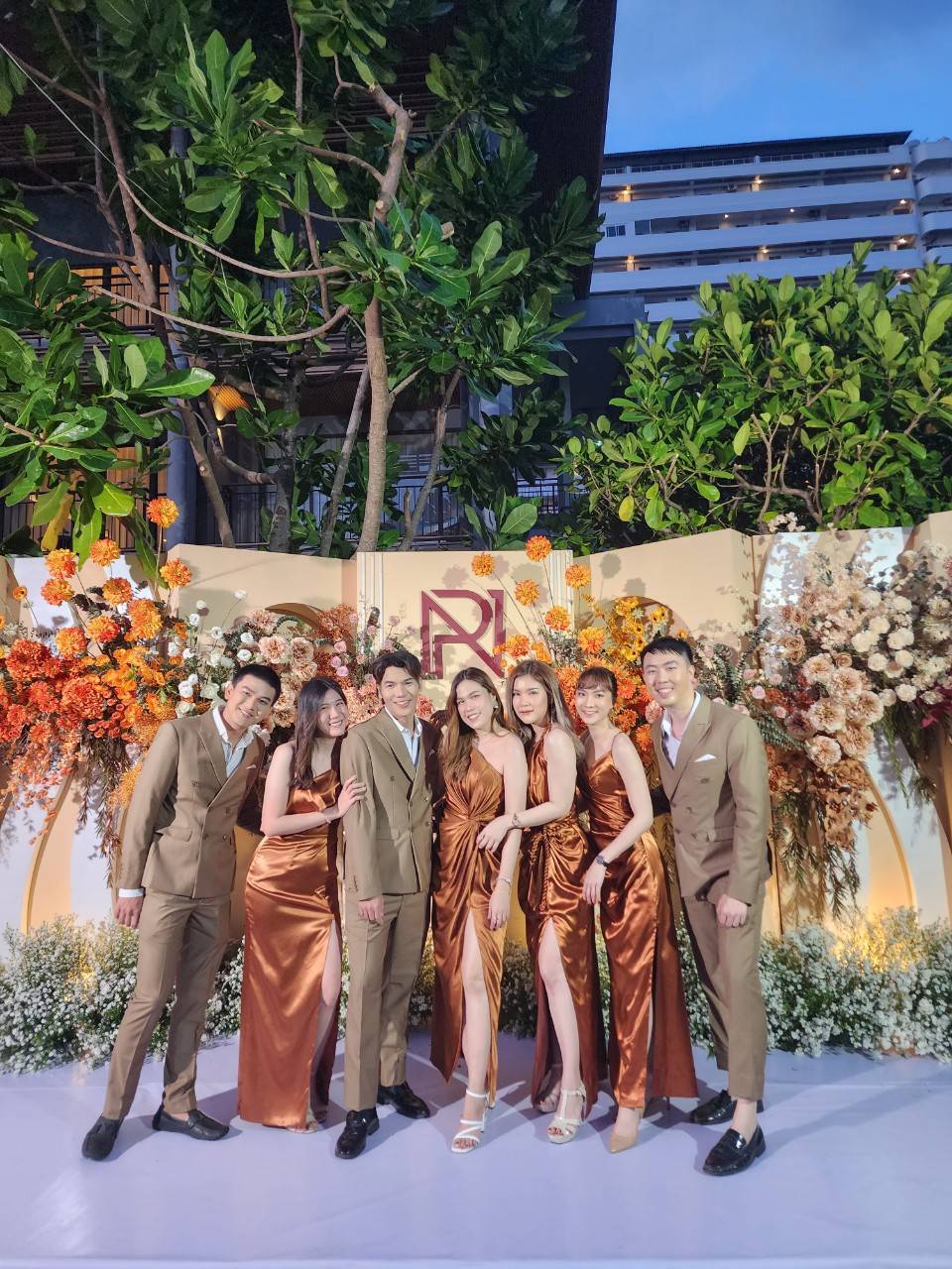 พร้อมเช่า ชุดสูทชาย สูทสีน้ำตาล Coffee Brown กระดุม 2 แถว Double-breasted Suit