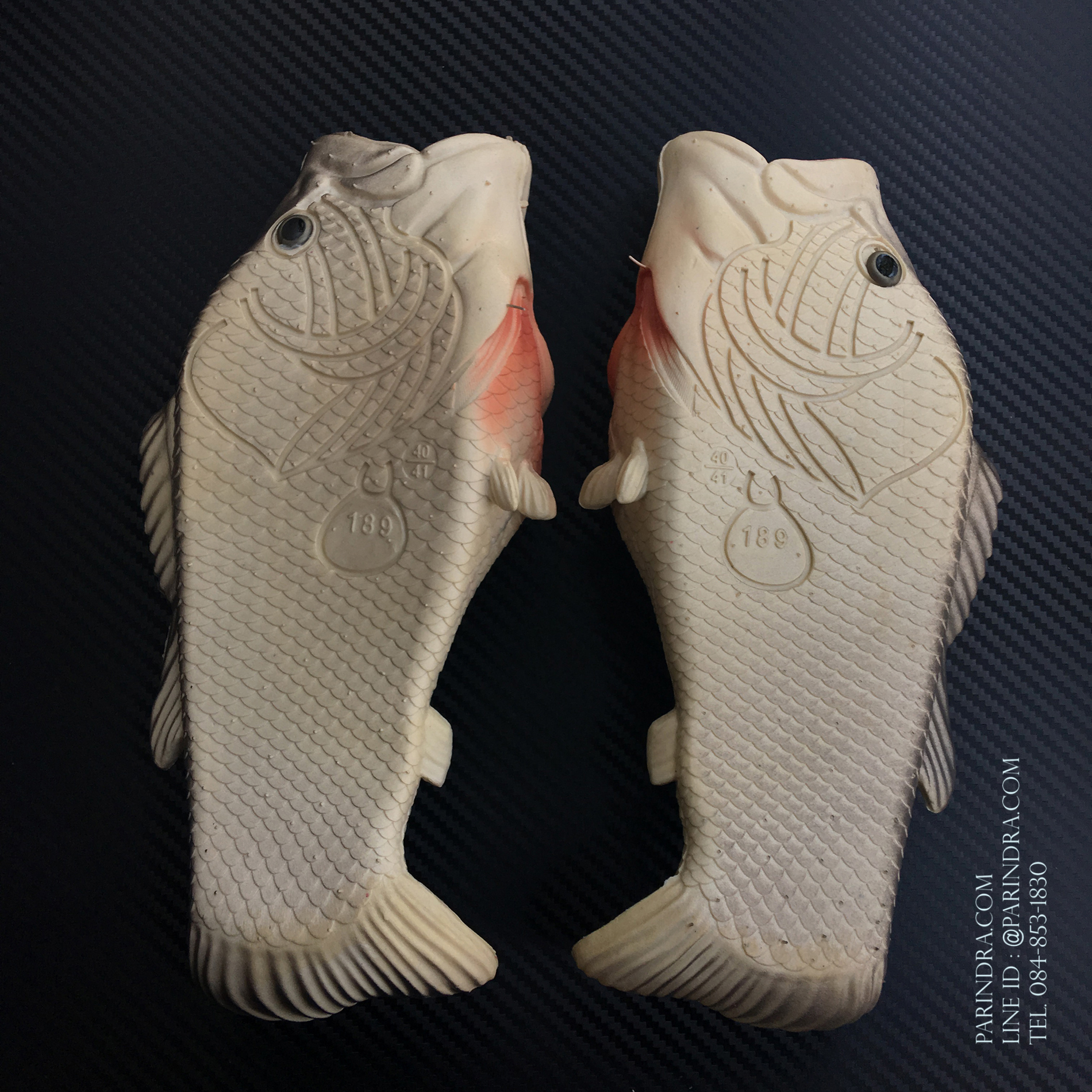 รองเท้ารูปร่างปลา สีดำเทาเข้ม มีหลายไซส์