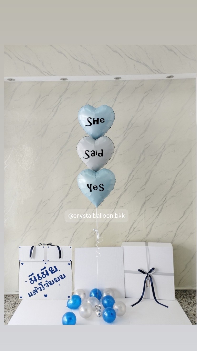 Surprise Box กล่องเซอร์ไพรส์ พร้อม ฟอยล์หัวใจ 18" 3 ชิ้น พร้อมตกเเต่ง สามารถใส่รูปได้ 2 ใบ สามารถเปลี่ยนสีลูกโป่ง/เปลี่ยนข้อความ/เปลี่ยนสีฟอยล์ตกเเต่งได้