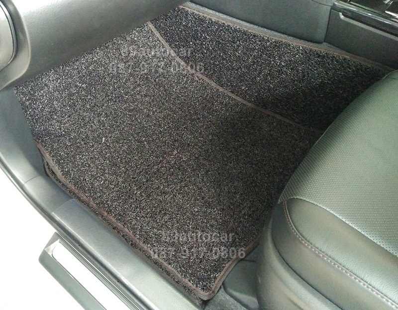 พรมไวนิลปูพื้นรถยนต์ Toyota Camry 2016 ไวนิลสีดำขอบดำด้ายแดง