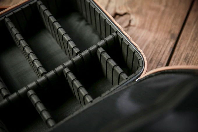 ++ อุปกรณ์เสริมมายากล TCC。กระเป๋า มายากล ระยะใกล้ (Close-Up Hand Bag)
