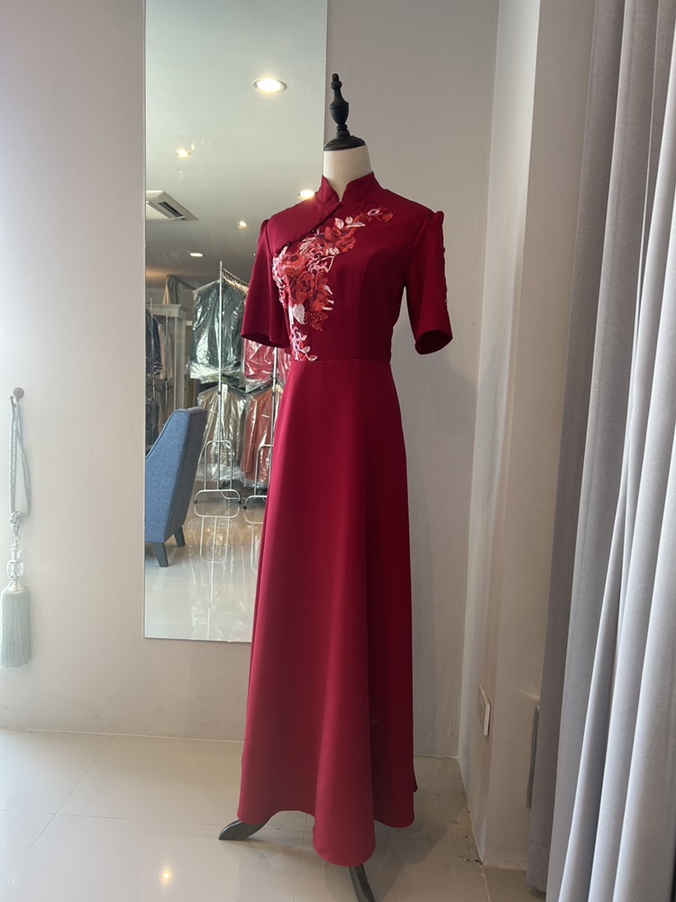 พร้อมส่ง กี่เพ้า สีแดง คอจีนแขนสั้น (XL)