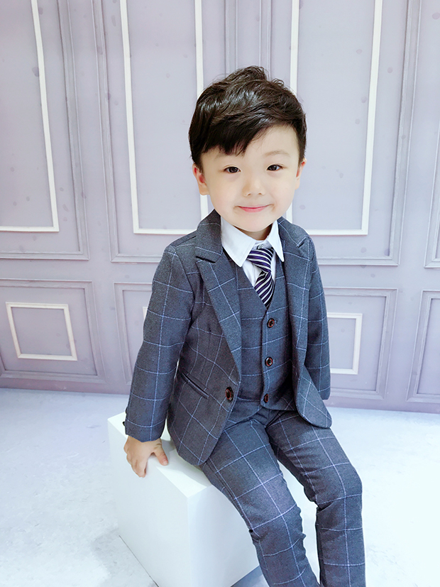 Pre-order ชุดสูทเด็กชาย สีเทาลายตาราง แบบเท่น่ารัก