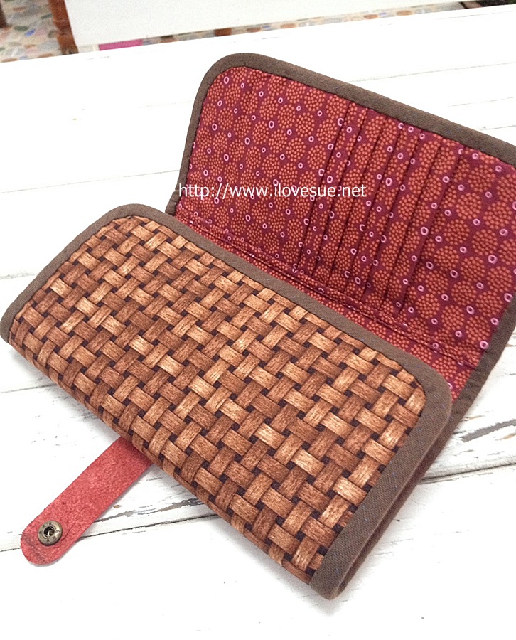 กระเป๋าสามพับแอพพลิเค่ - สั่งทำไม่มีพร้อมส่ง