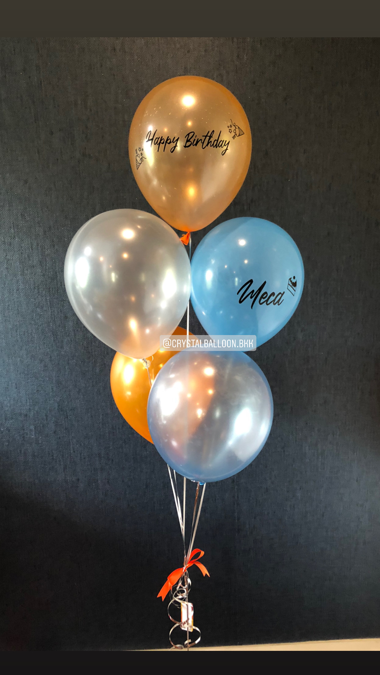 ลูกโป่ง วันเกิด หลากสี พร้อม ข้อความ HAPPY BIRTHDAY พร้อม ชื่อเจ้าของวันเกิด 1 ช่อ พร้อมตกเเต่ง สามารถเปลี่ยนสีลูกโป่ง/เปลี่ยนชื่อเจ้าของวันเกิดได้